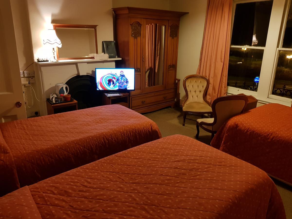 Menai Bank Hotel Caernarfon Buitenkant foto